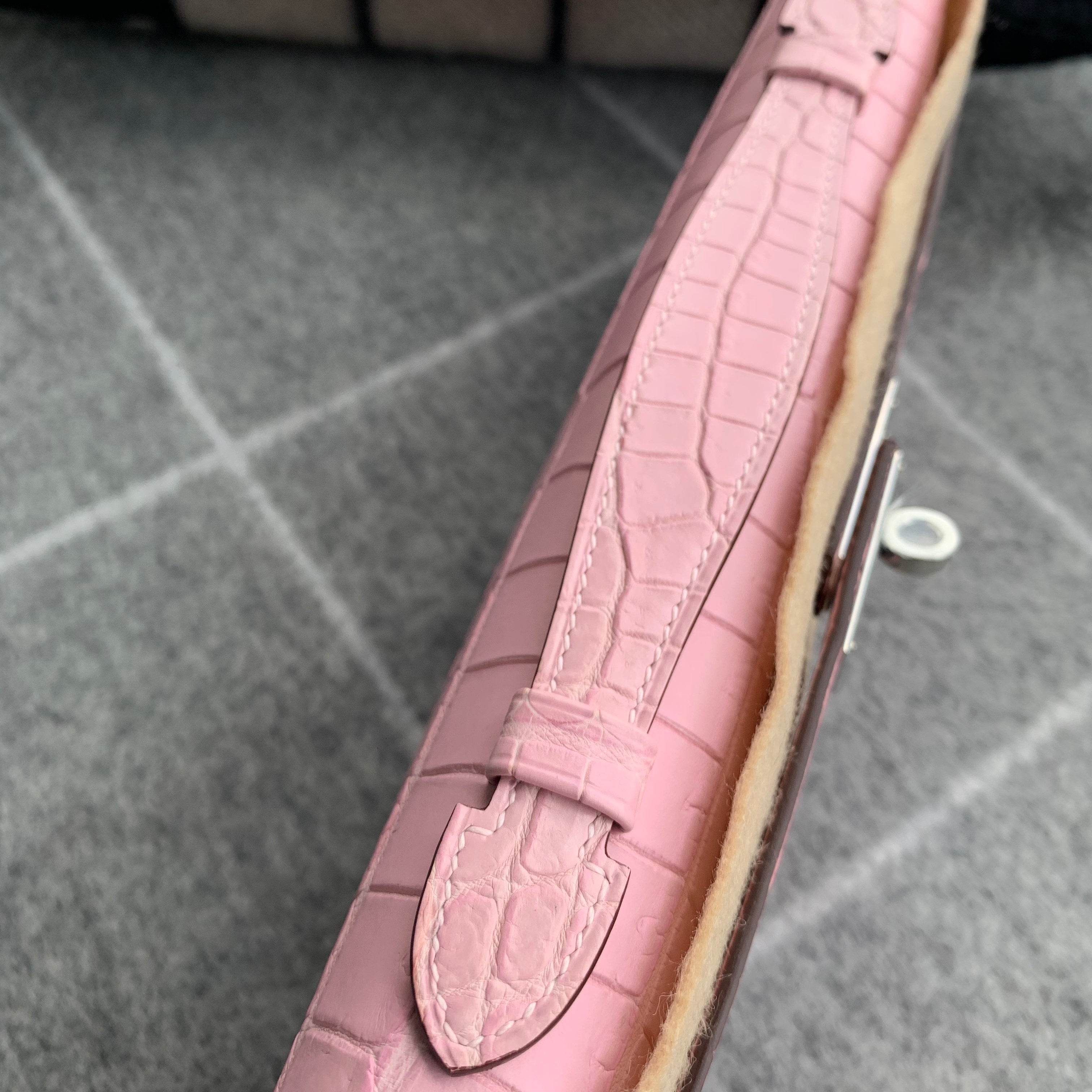 KELLY CUT MATTE NILOTICUS CROCODILE LEATHER BUBBLEGUM WITH PALLADIUM HARDWARE (PHW)