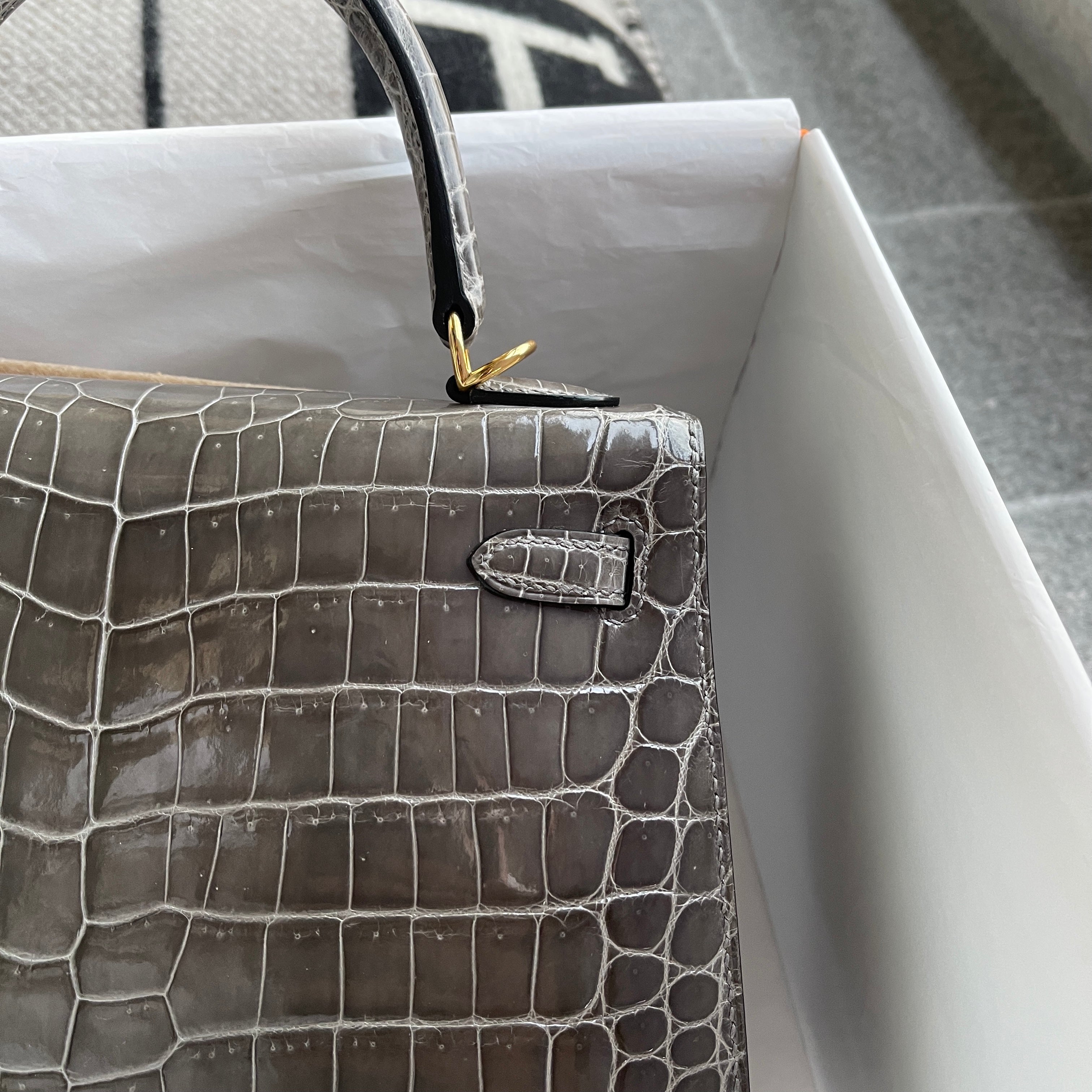 KELLY 25 SHINY (LISSE) NILOTICUS CROCODILE LEATHER GRIS TOURTERELLE WITH GOLD HARDWARE (GHW)