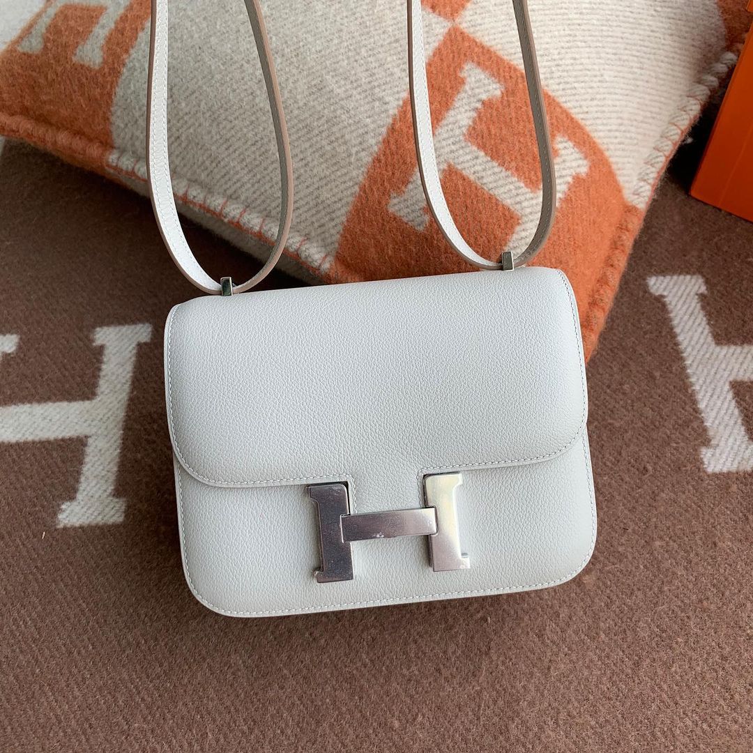 CONSTANCE 18 (MINI) PEARL GREY EVERCOLOR LEATHER WITH PALLADIUM HARDWARE (PHW)