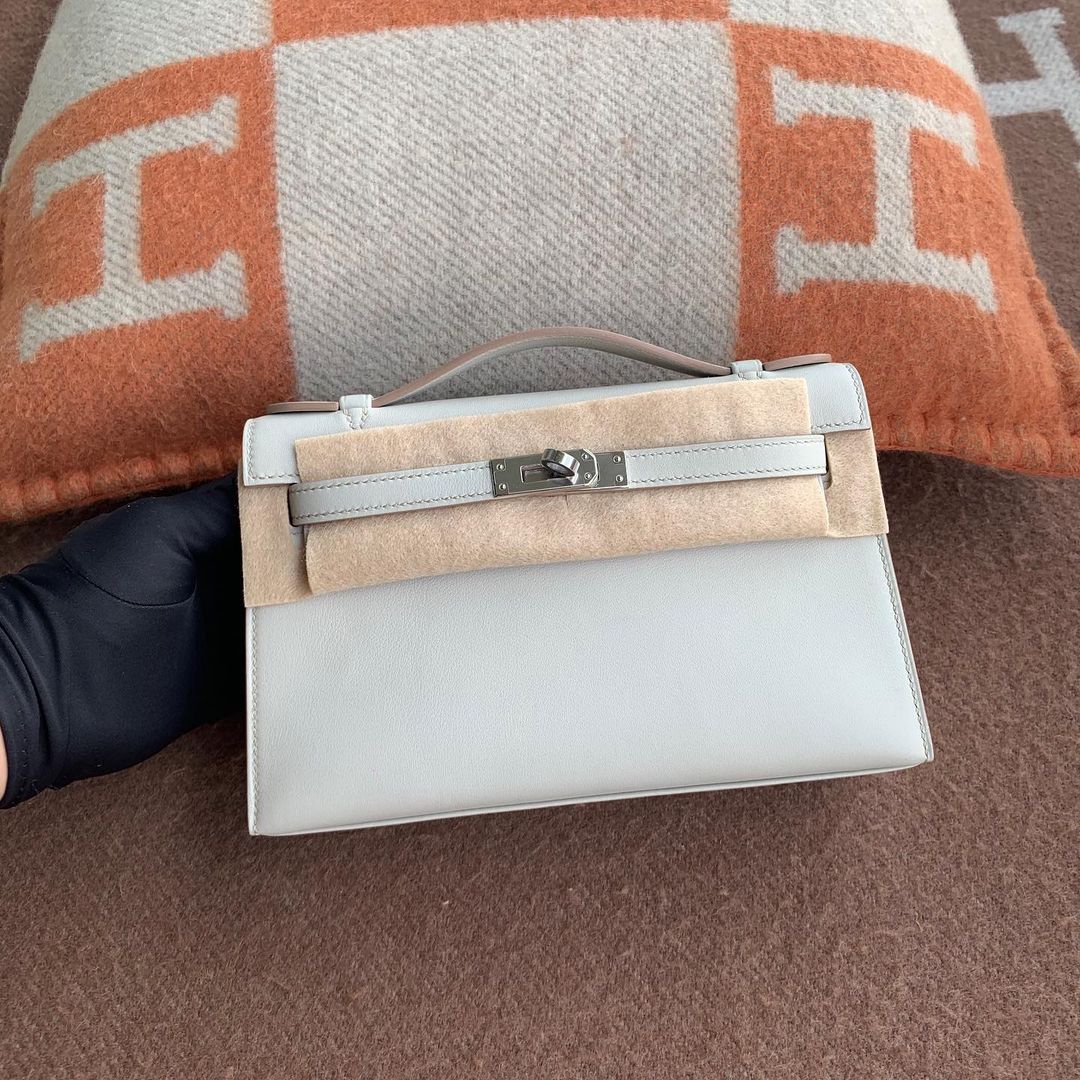 KELLY POCHETTE SWIFT LEATHER BETON WITH PALLADIUM HARDWARE (PHW)