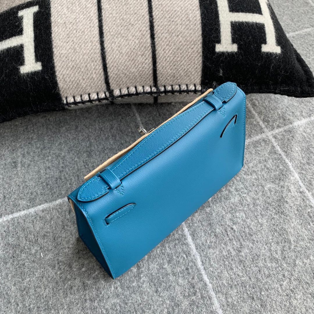 KELLY POCHETTE SWIFT LEATHER BLEU IZMIR WITH PALLADIUM HARDWARE (PHW)