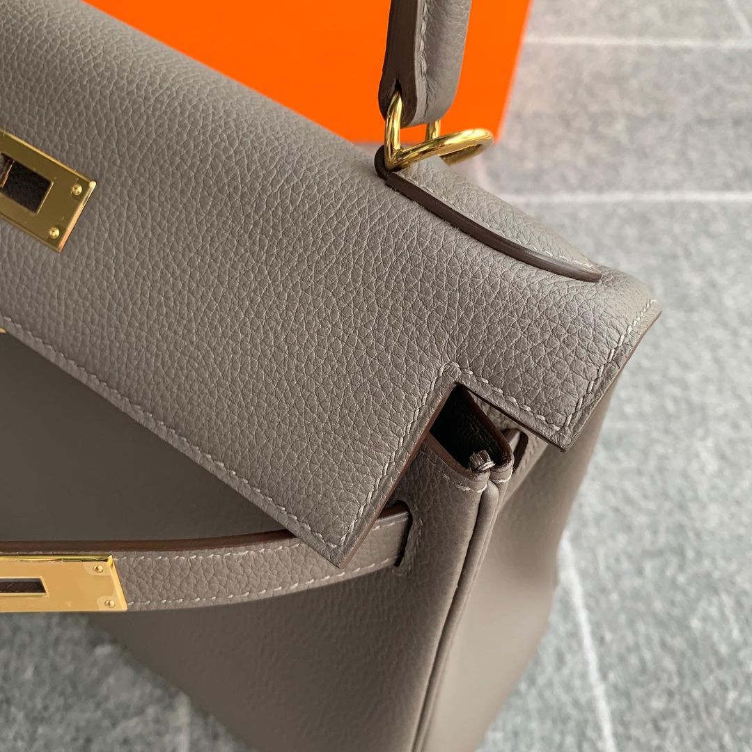 KELLY 28 TOGO LEATHER GRIS ETAIN WITH GOLD HARDWARE (GHW)