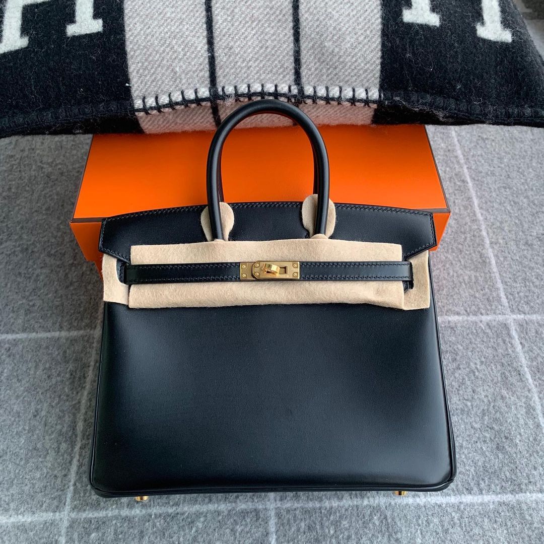 BIRKIN 25 BLACK BOX LEATHER WITH GOLD HARDWARE (GHW)