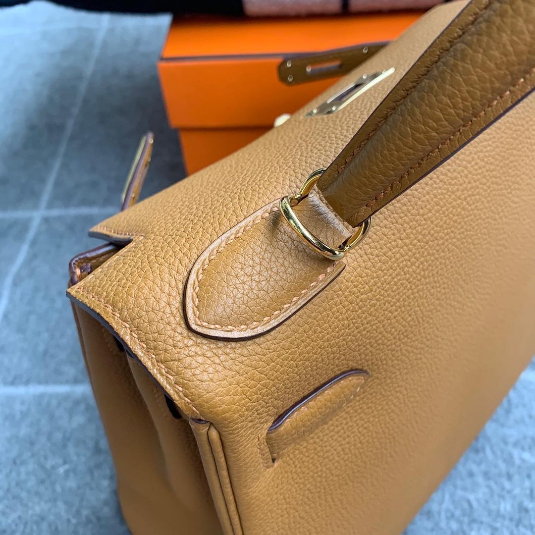 KELLY 28 TOGO LEATHER SESAME WITH GOLD HARDWARE (GHW)