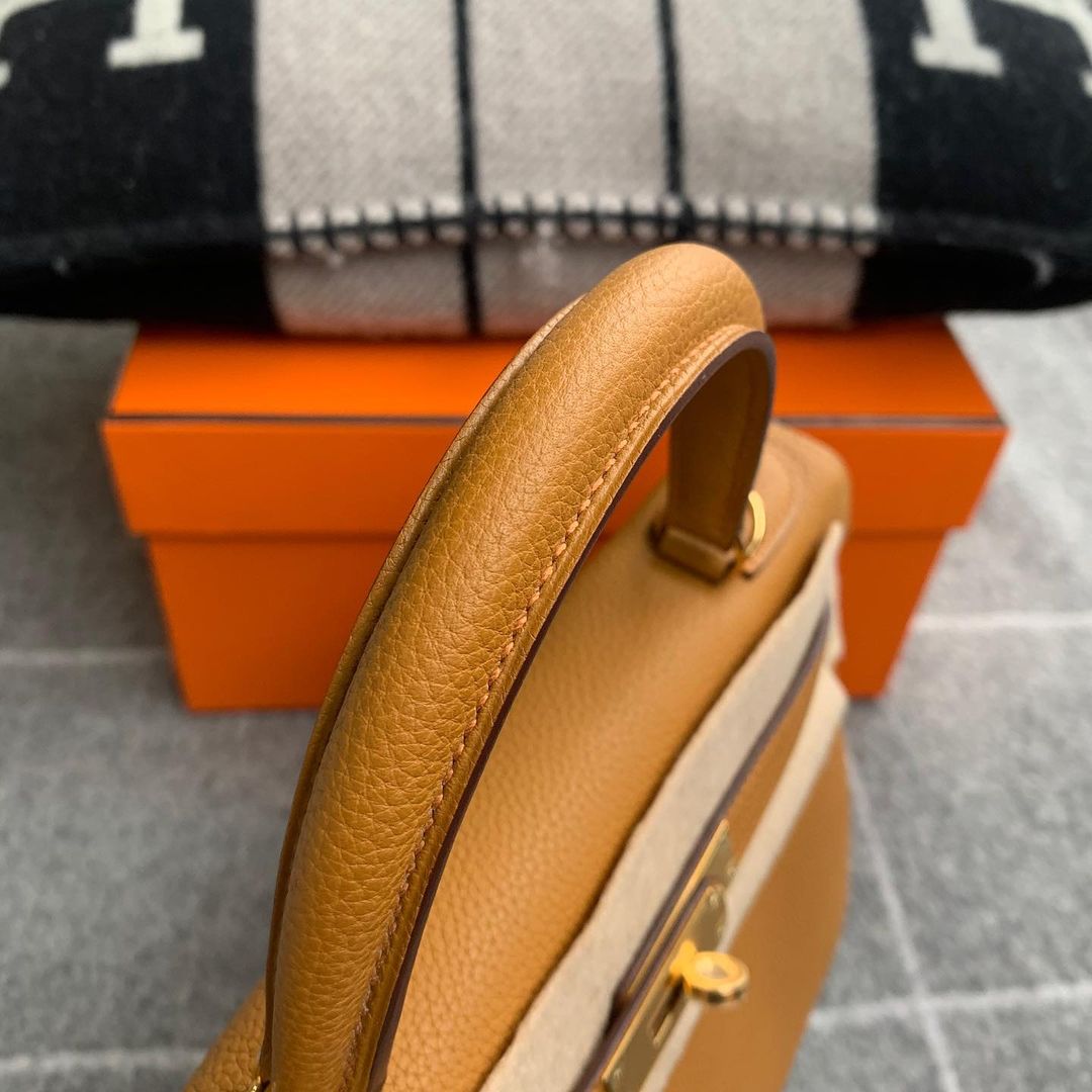 KELLY 28 TOGO LEATHER SESAME WITH GOLD HARDWARE (GHW)