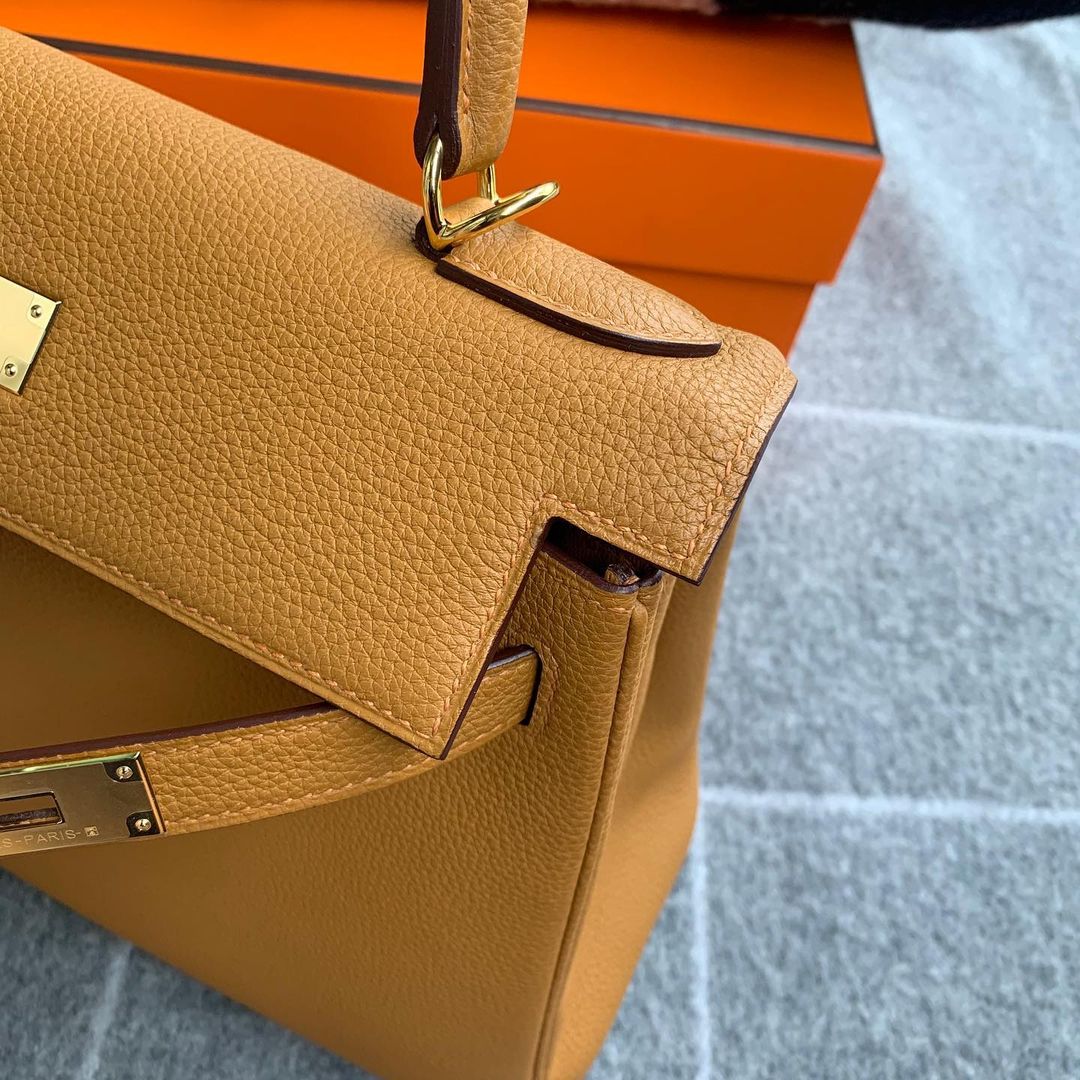 KELLY 28 TOGO LEATHER SESAME WITH GOLD HARDWARE (GHW)