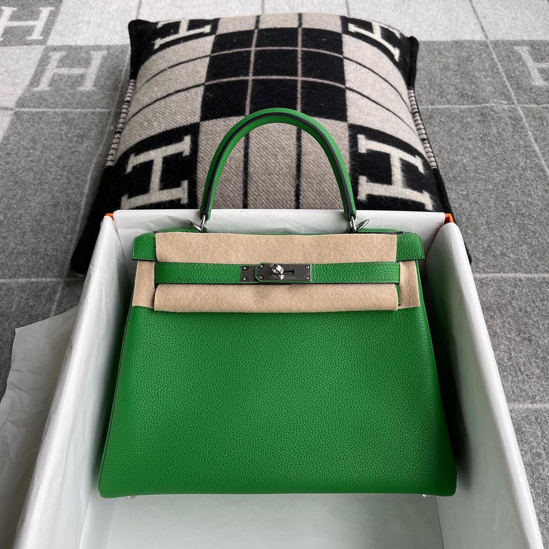 KELLY 28 TOGO LEATHER BAMBOO (GREEN) WITH PALLADIUM HARDWARE (PHW)