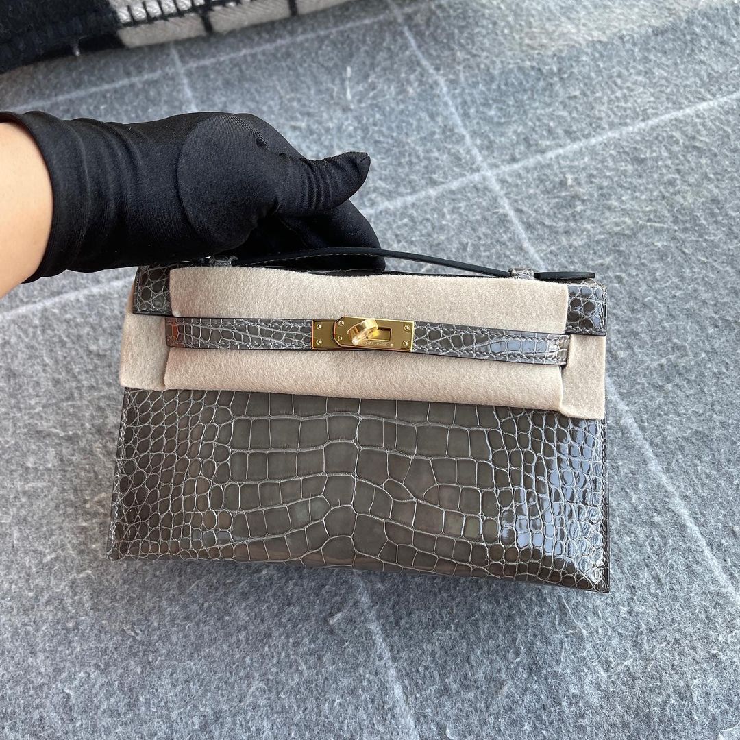 KELLY POCHETTE SHINY MISSISSIPPIENSIS ALLIGATOR LEATHER GRIS TOURTERELLE WITH GOLD HARDWARE (GHW)