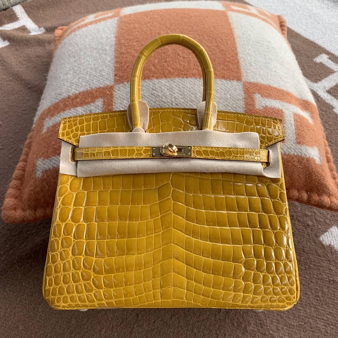 BIRKIN 25 SHINY NILOTICUS CROCODILE LEATHER JAUNE AMBRE WITH GOLD HARDWARE (GHW)