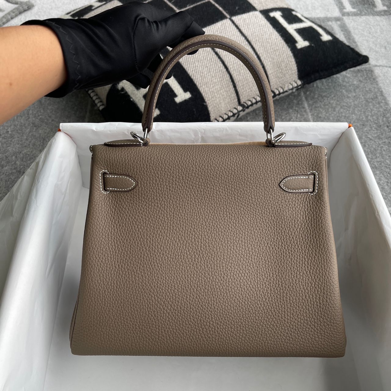 KELLY 28 RETOURNE TOGO LEATHER ETOUPE WITH PALLADIUM HARDWARE (PHW)