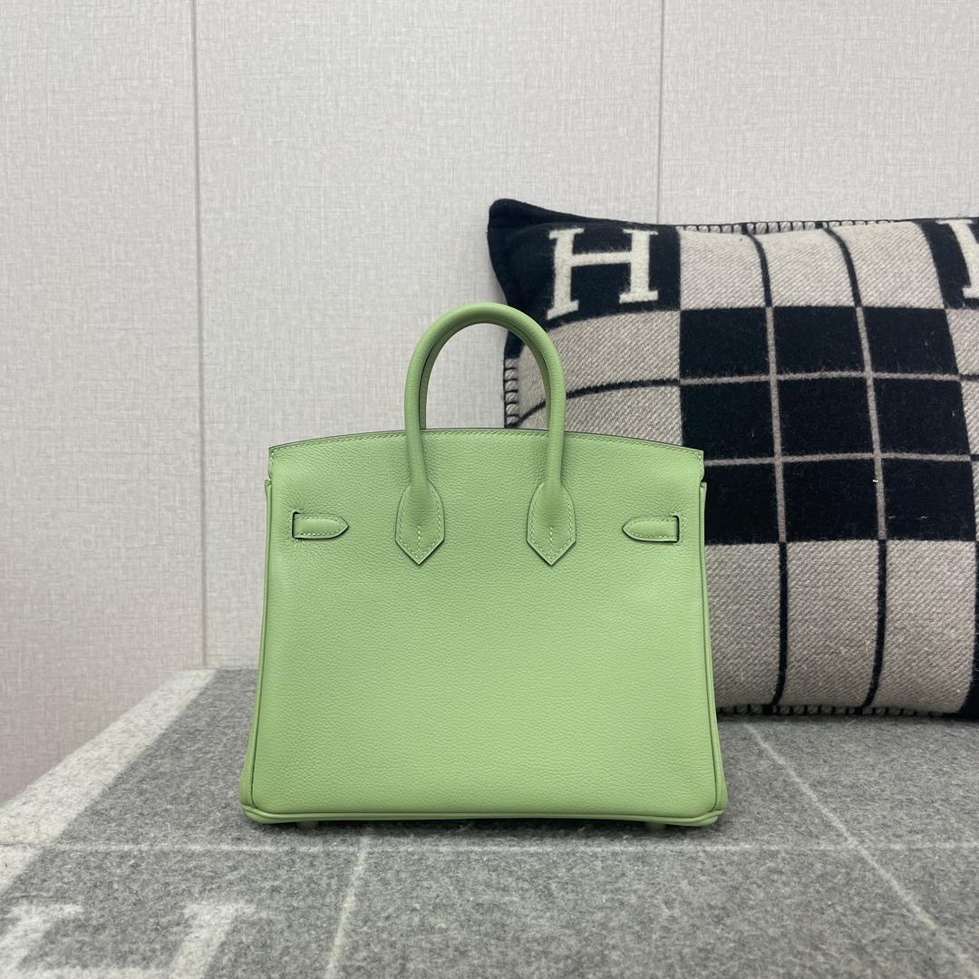 BIRKIN 25 EVERCOLOR LEATHER VERT CRIQUET WITH GOLD HARDWARE (GHW)