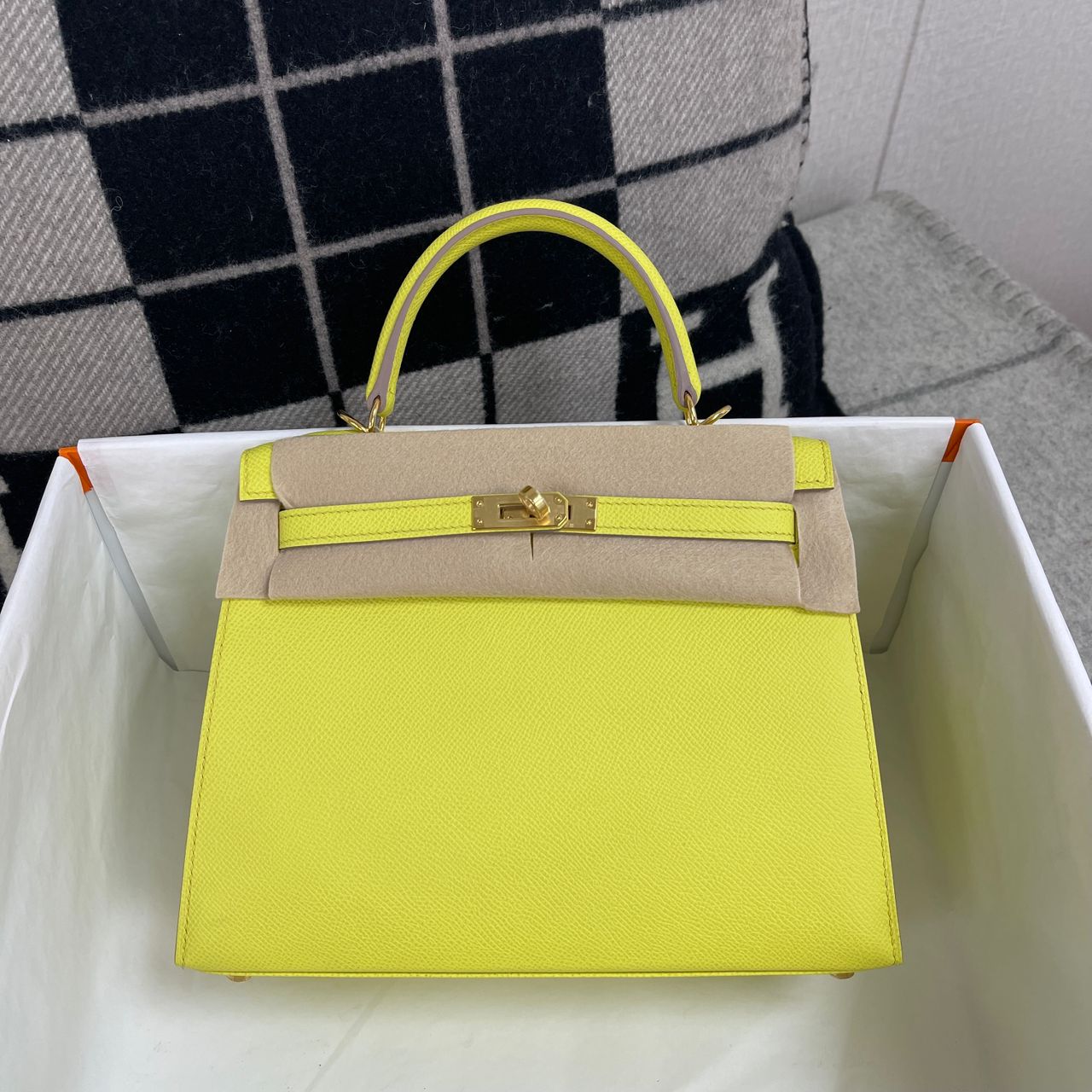 KELLY 25 EPSOM LEATHER LIME (YELLOW) WITH GOLD HARDWARE (GHW)