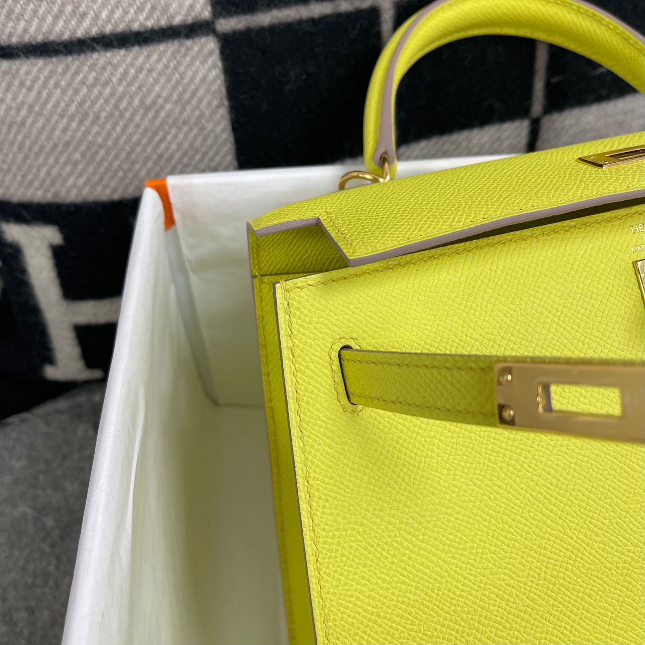 KELLY 25 EPSOM LEATHER LIME (YELLOW) WITH GOLD HARDWARE (GHW)